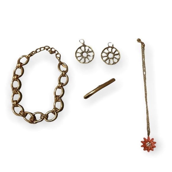 Liz Claiborne flower necklace - Picture 1 of 9